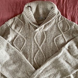 Men’s Italian cable kit sweater - like new